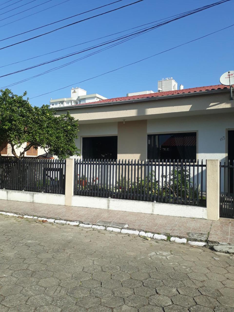 Casa De Praia Navegantes - 100 Metros Do Mar Esterno foto